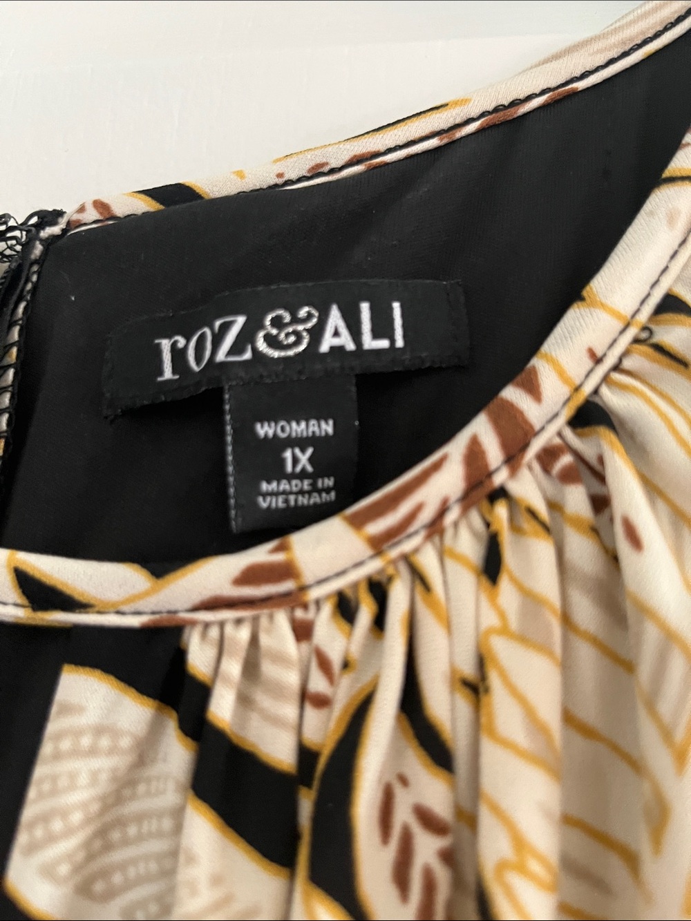 Roz & Ali Black and Cream Leaf-Print Wide-Leg Jumpsuit - NWOT - Picture 11 of 13